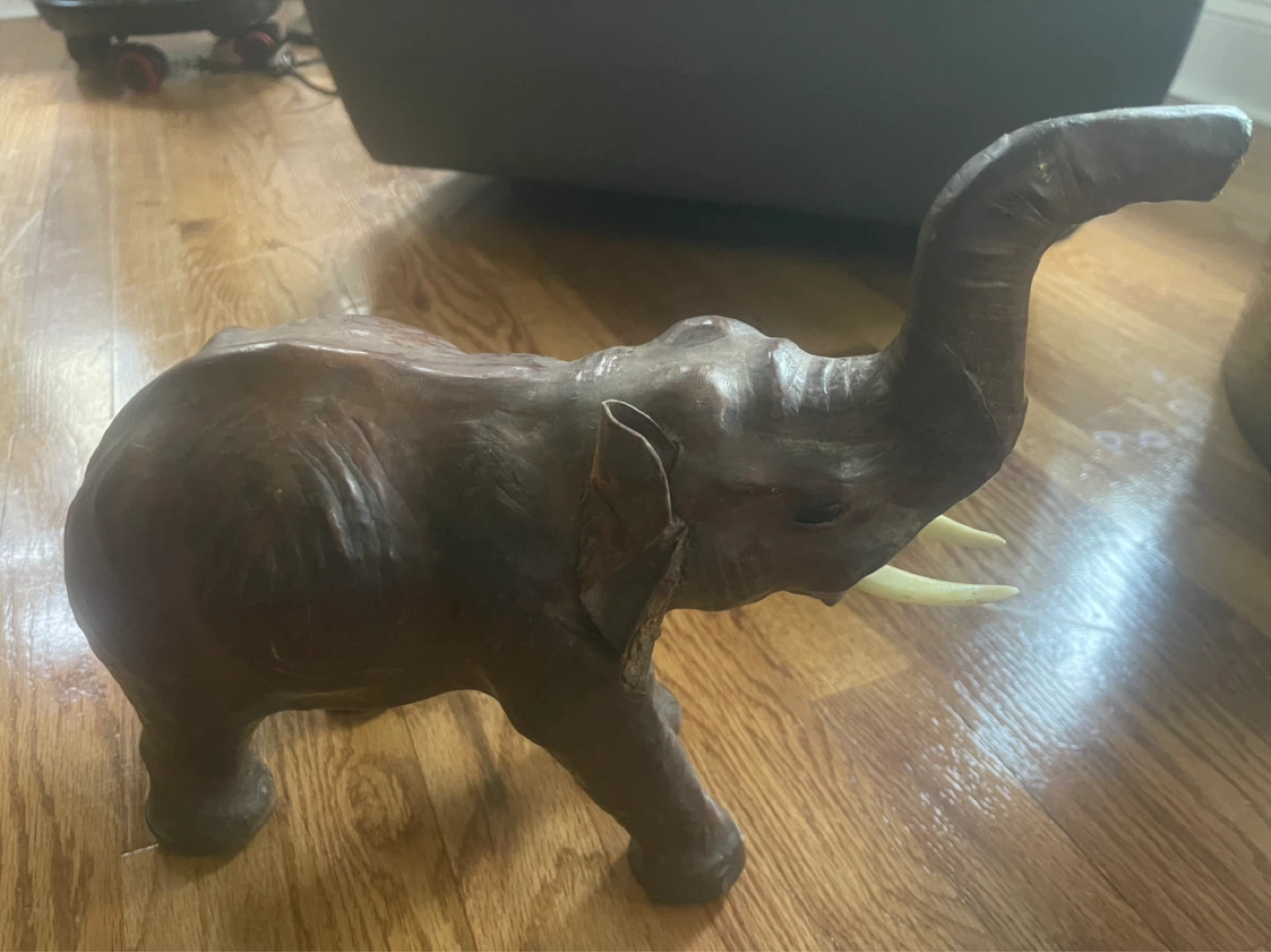 Vintage Leather Elephant Figurine 11”wx13”h - photo 4