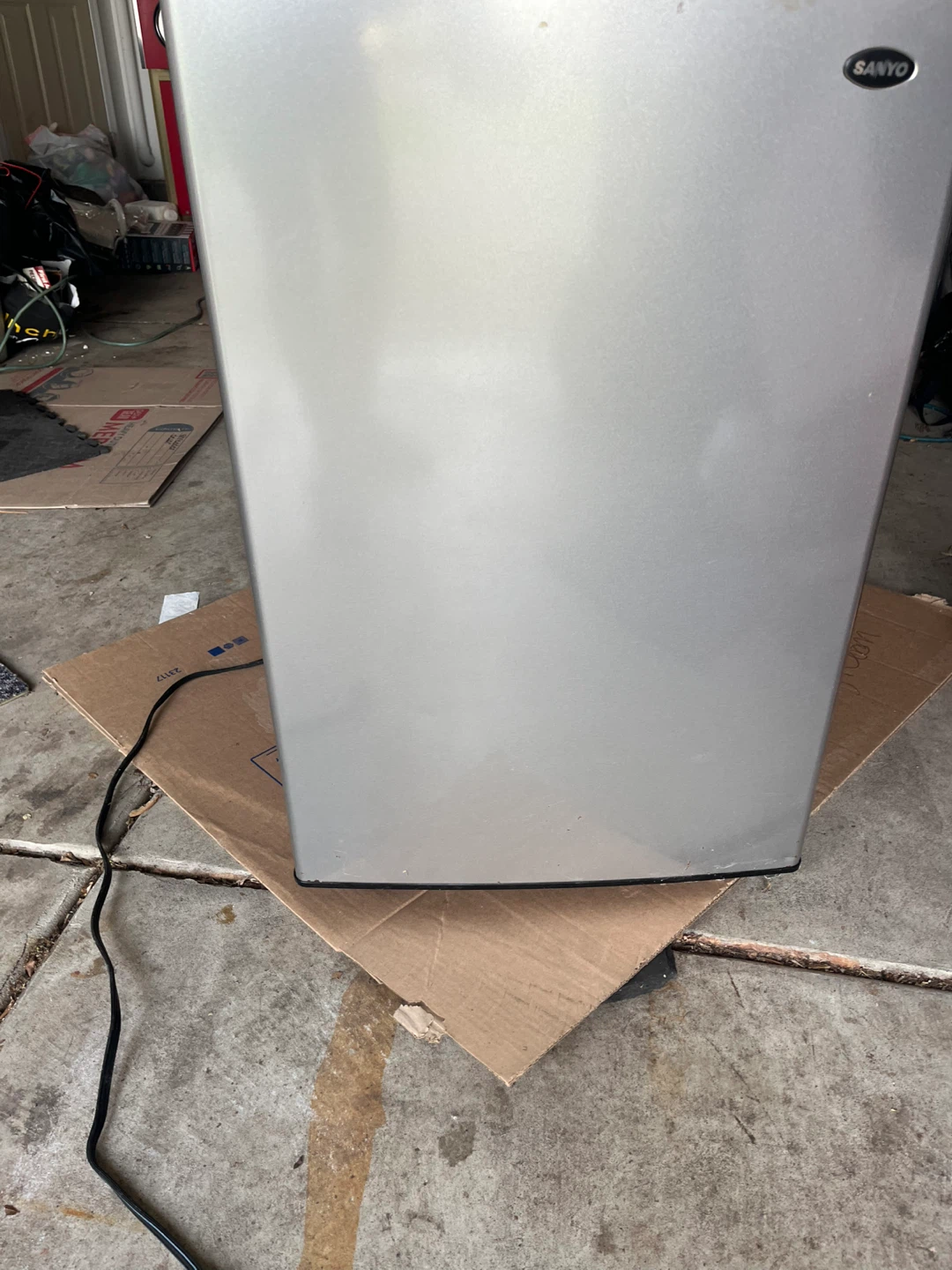 Sanyo SR-4911M Compact Refrigerator
