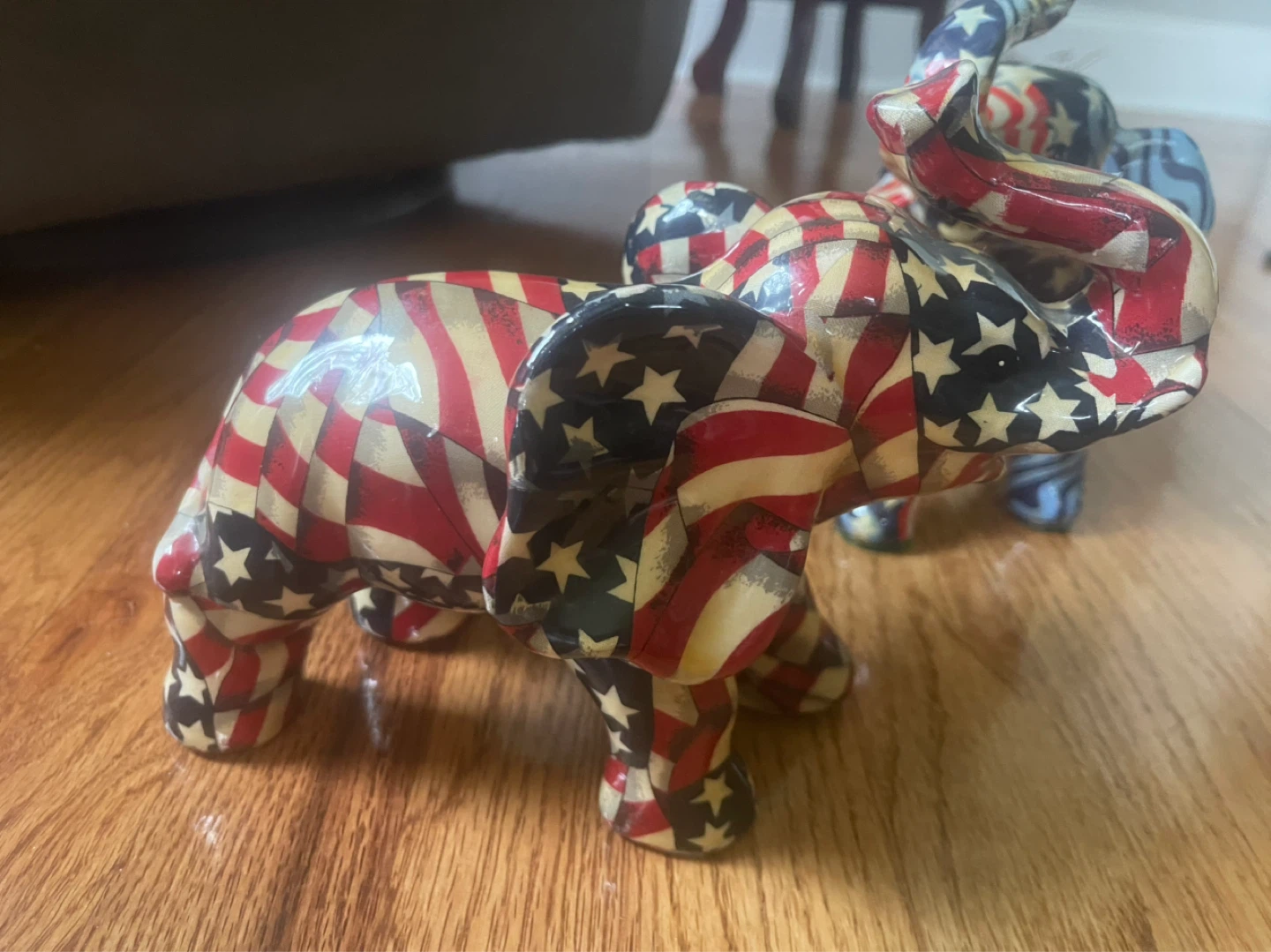 Set of 2 Patriotic Elephant Figurines - photo 3