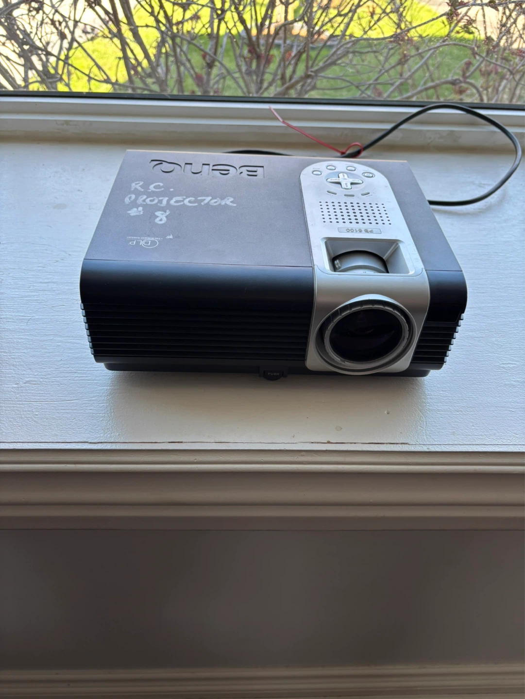 BenQ PB 5100 DLP Projector with Carrying Case