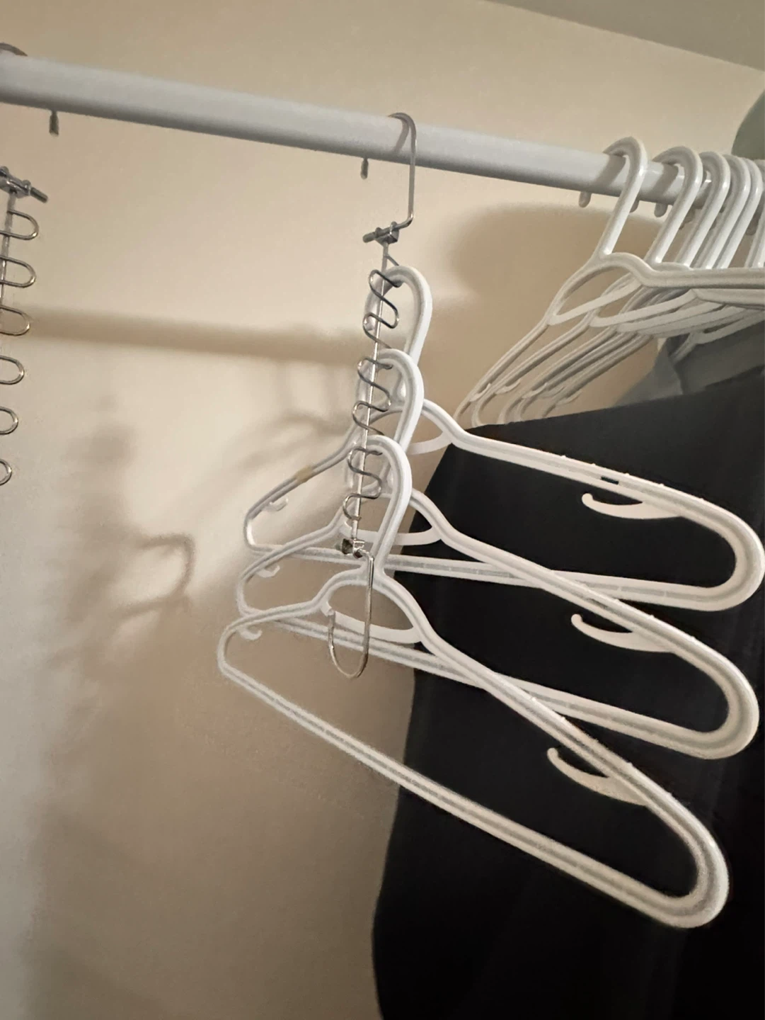 Set of 4 Metal Cascading Hangers - photo 3