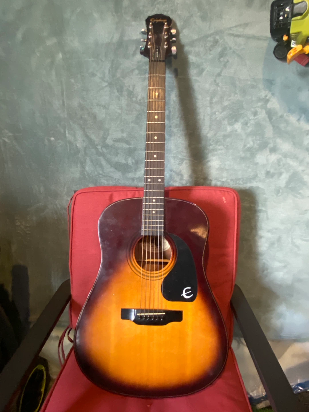 Epiphone PR 200VS Acoustic Guitar