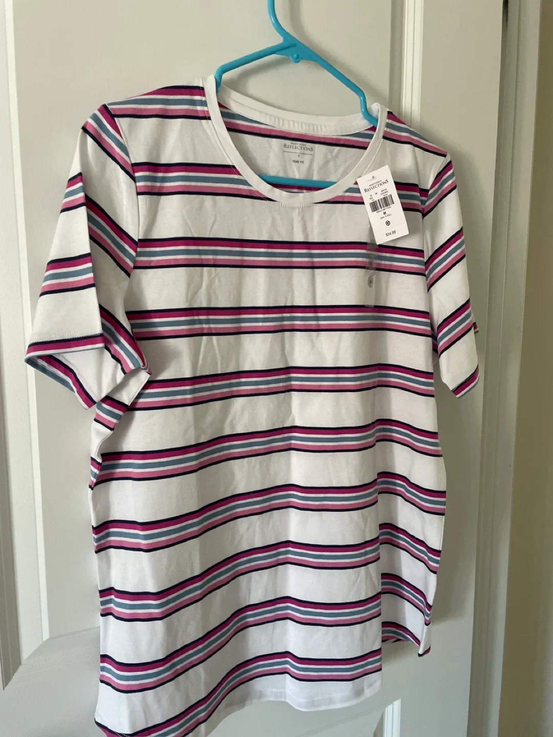 Brand new Northern Reflections Striped T-Shirt - Size M
