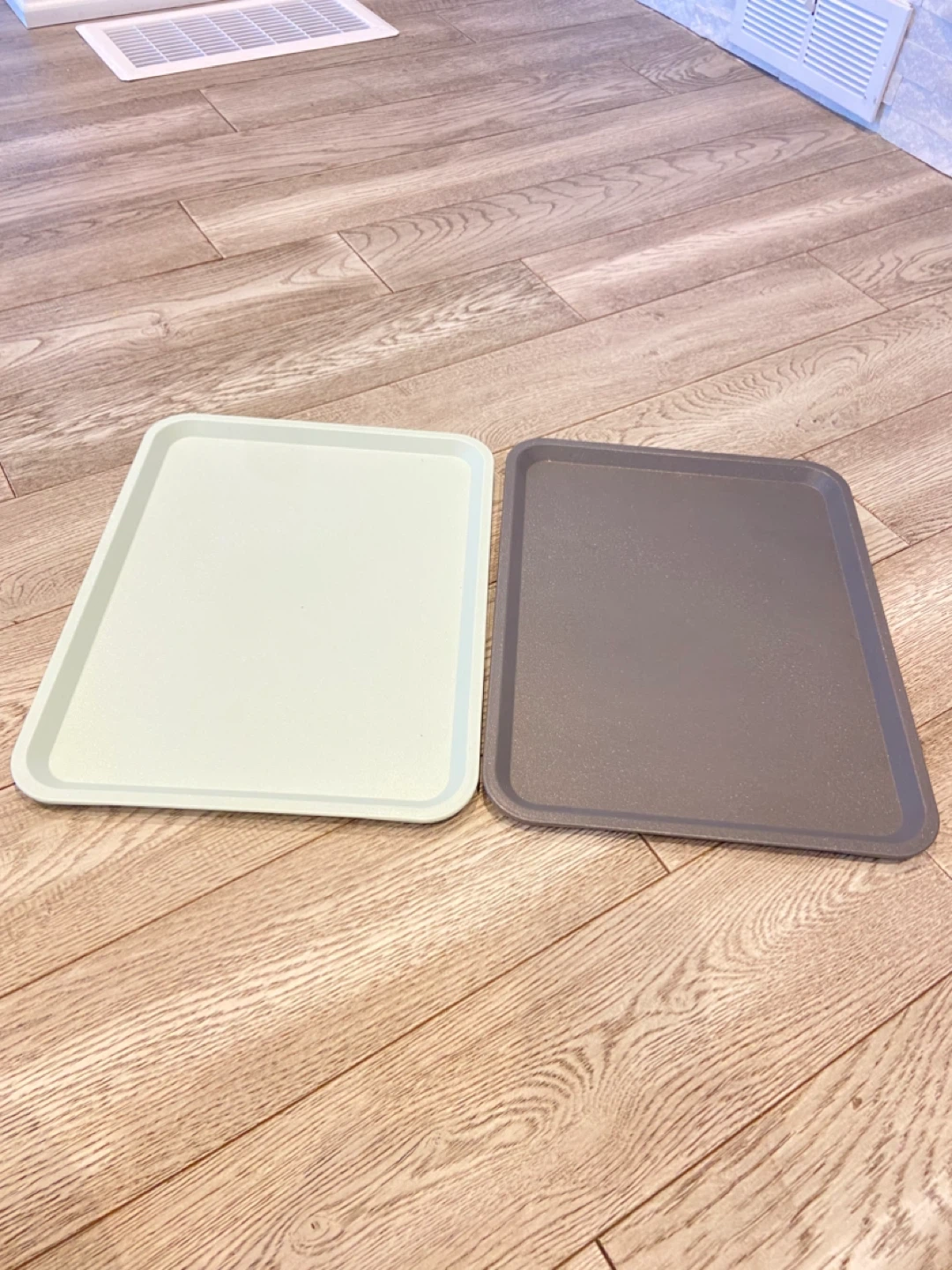 Set of 2 IkIA trays- Light Blue and Grey