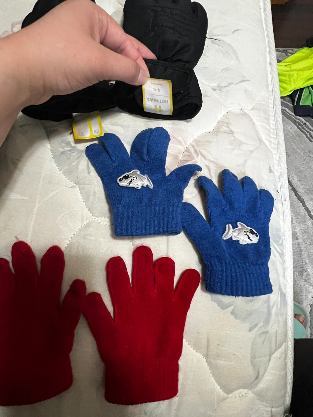 Lot of Kids' Winter Gloves and Mittens - photo 2