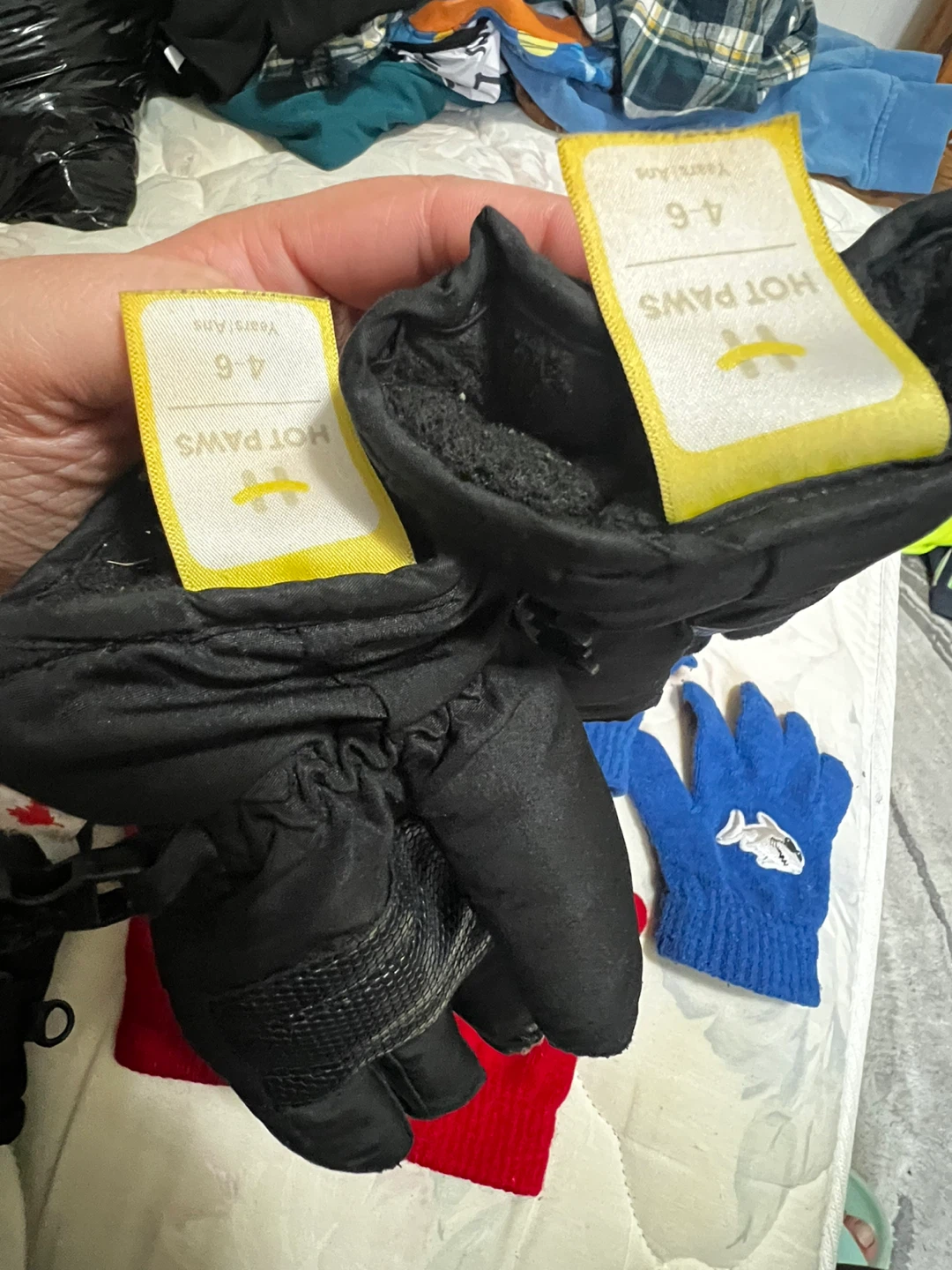 Lot of Kids' Winter Gloves and Mittens - photo 5