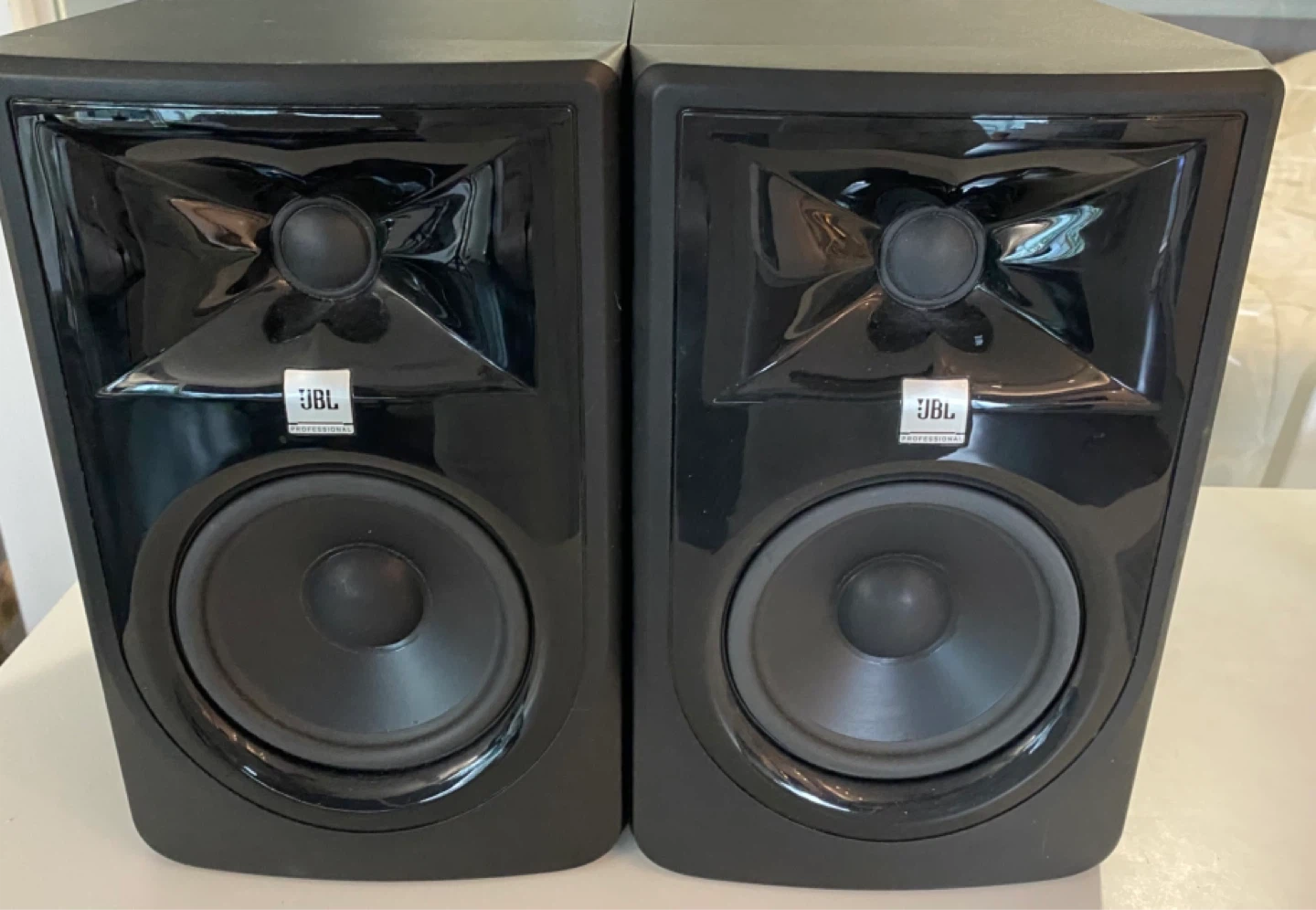 JBL 305P MkII Powered Studio Monitors speaker (Pair)