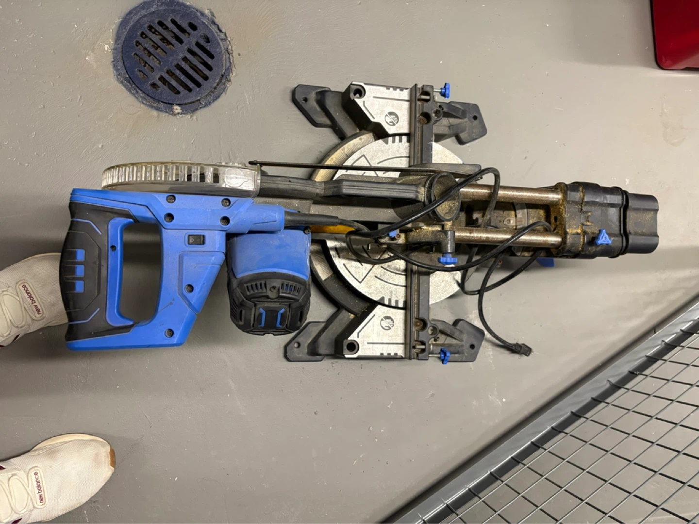 Mastercraft 10" Sliding Compound Mitre Saw - 15A - photo 4