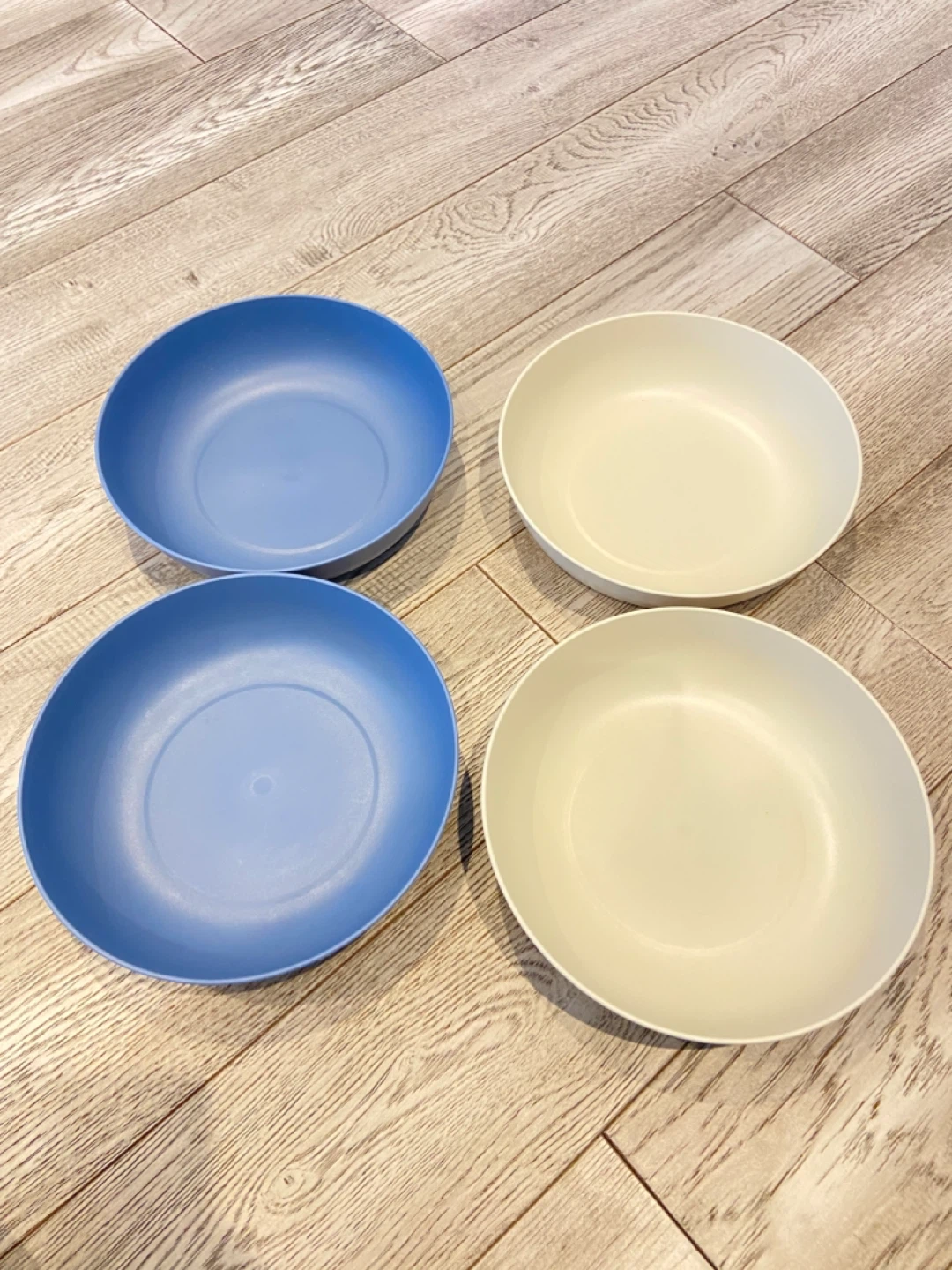 Set of 4 Plates - Blue and Cream