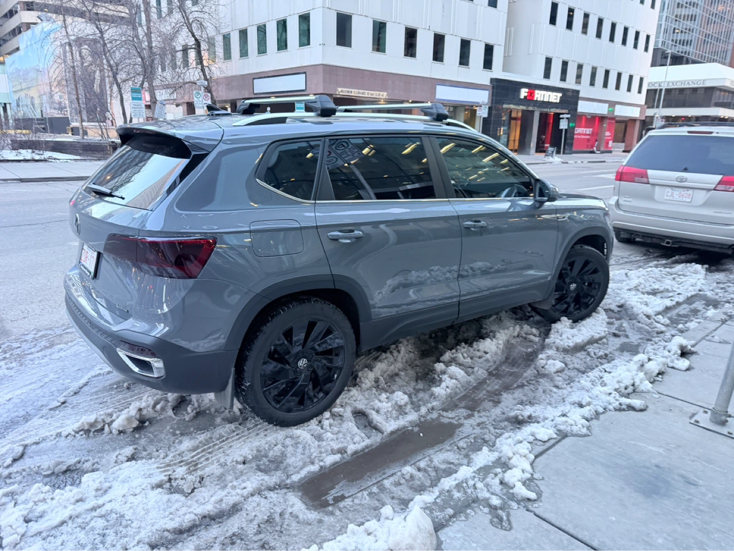 Volkswagen Taos SUV - Rides