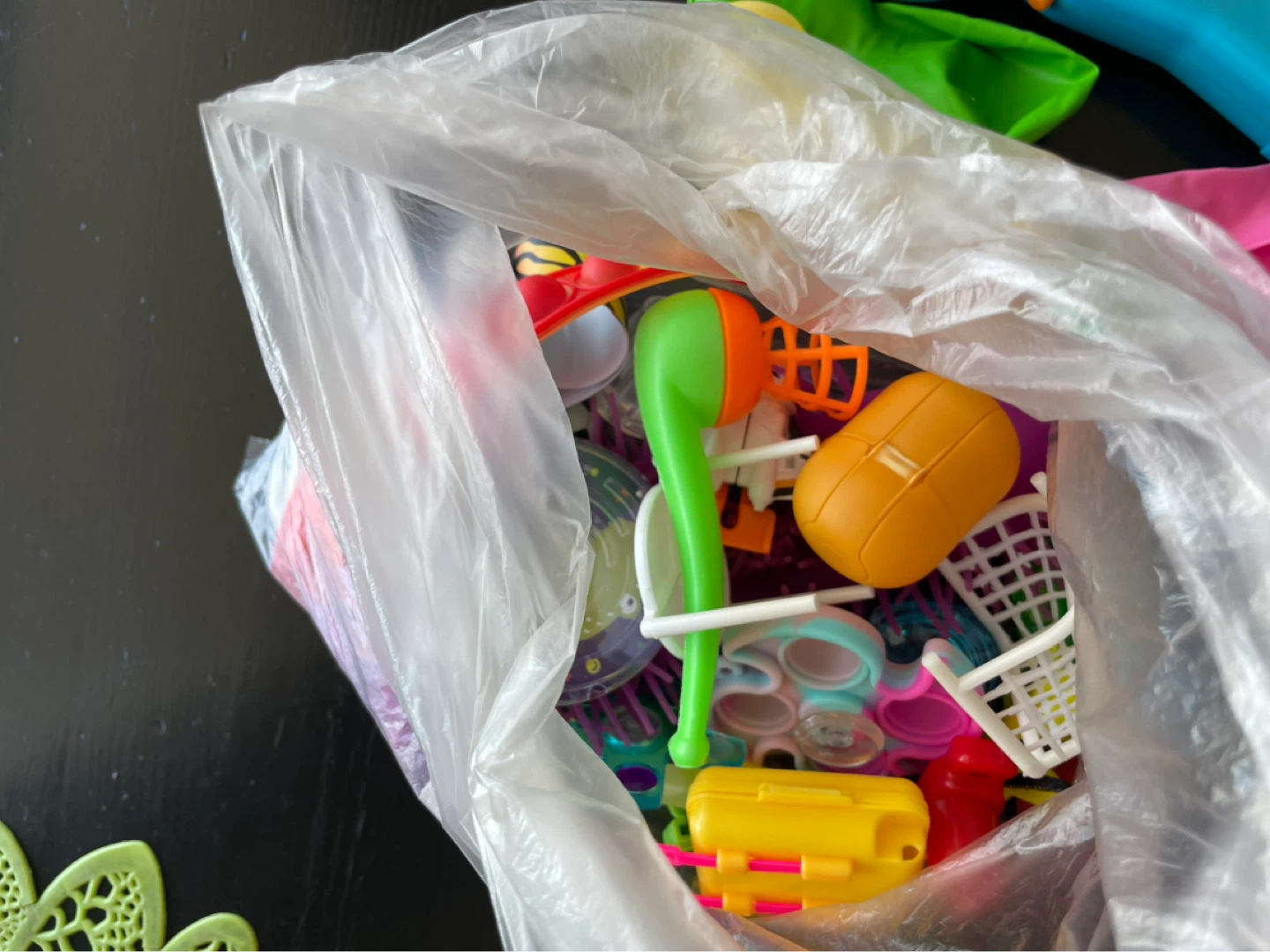 Bag of assorted small toys and fidget spinners 🌱 - photo 2