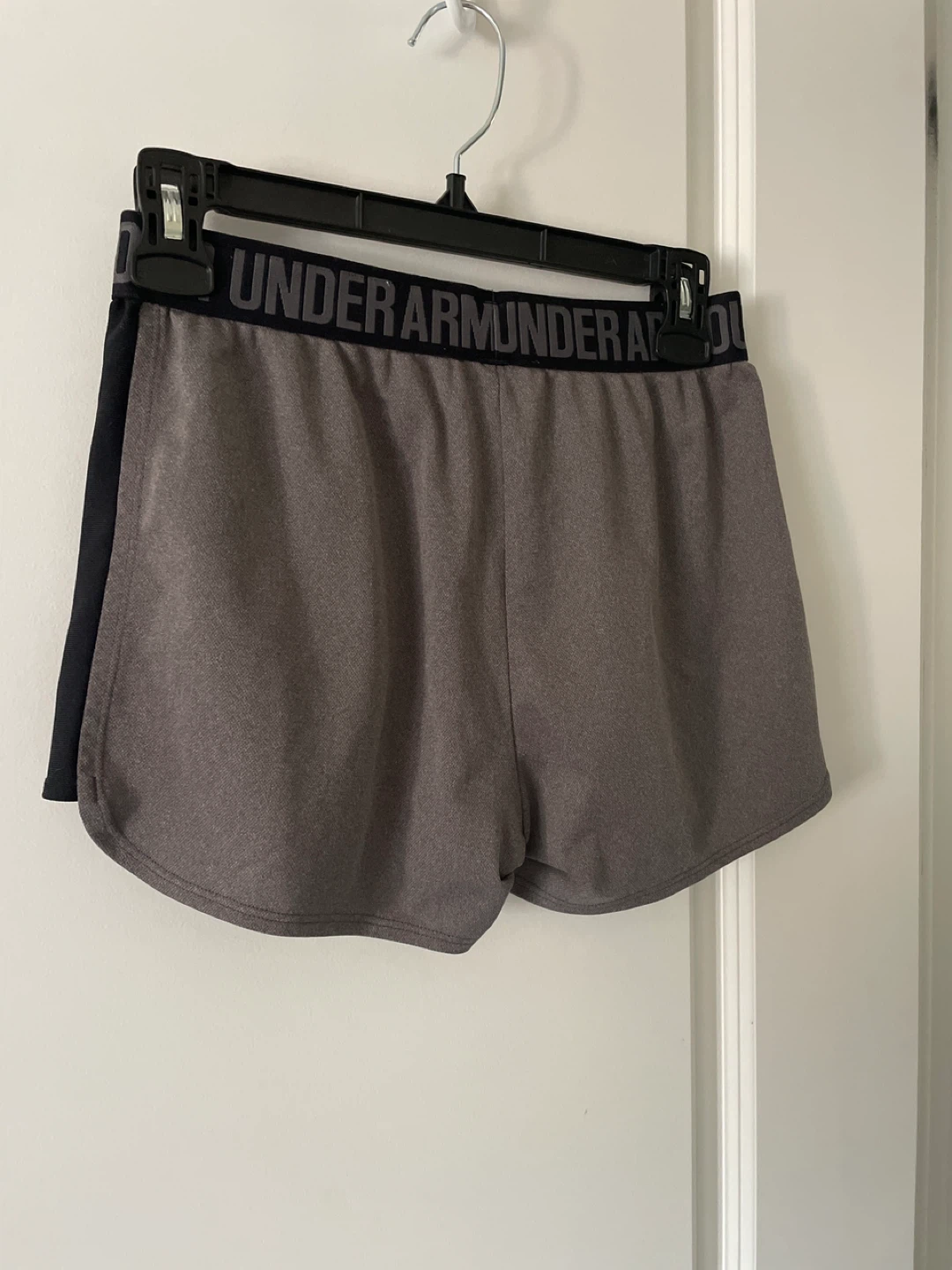 Under Armour Women's Grey Black Athletic Shorts XS - photo 2