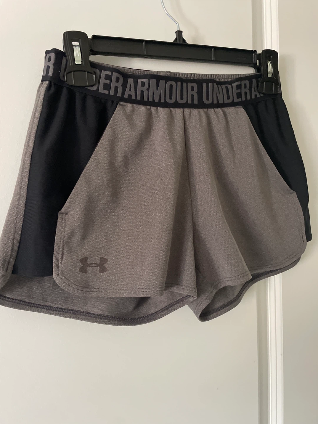 Under Armour Women's Grey Black Athletic Shorts XS