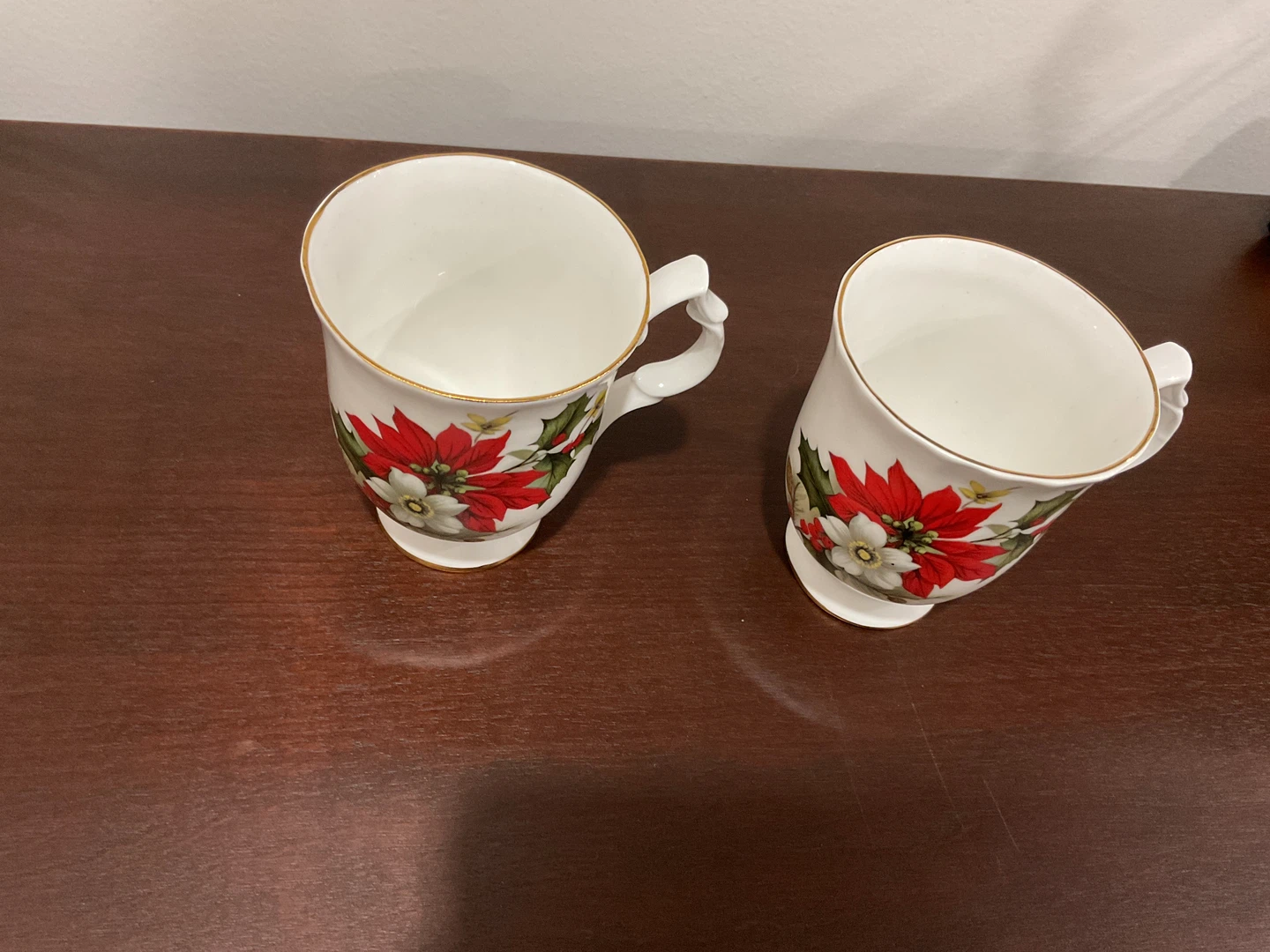 Christmas Poinsettia Teacups (2) 🌱