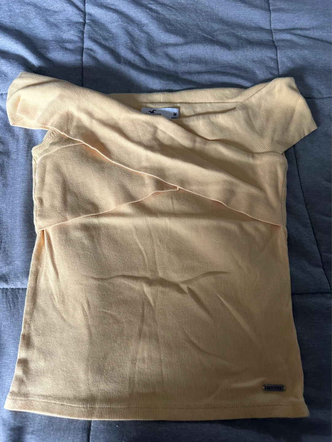 Hollister Off-the-Shoulder Top - Yellow - Size M