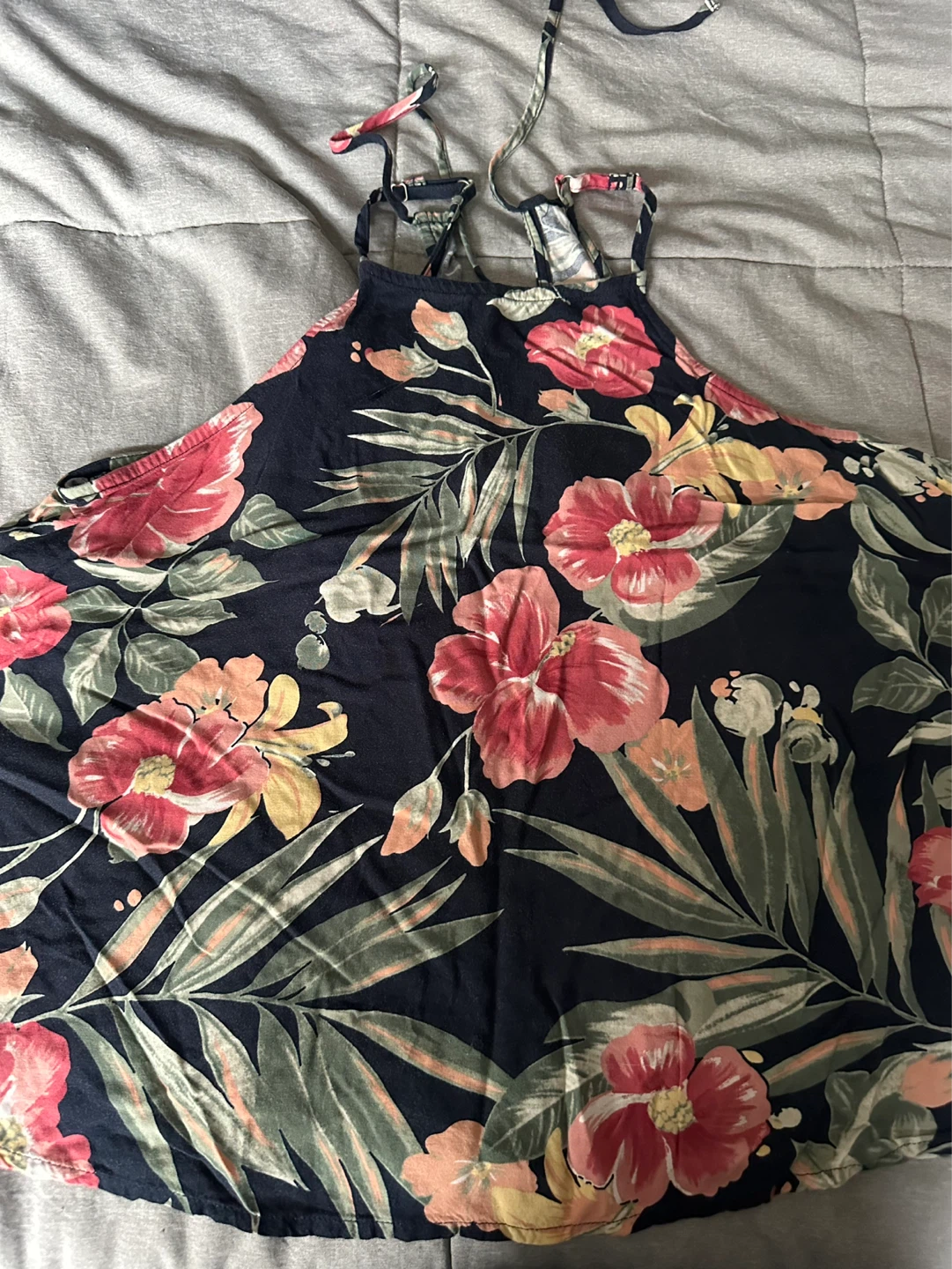 Hollister Floral top Size M