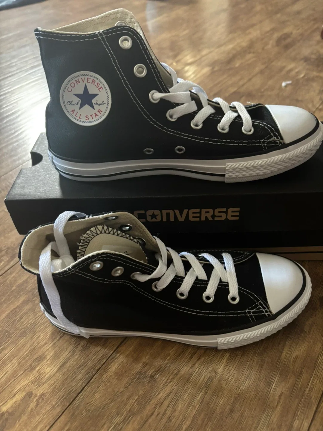 Converse Chuck Taylor All Star High Top Sneakers Size 2.5Y