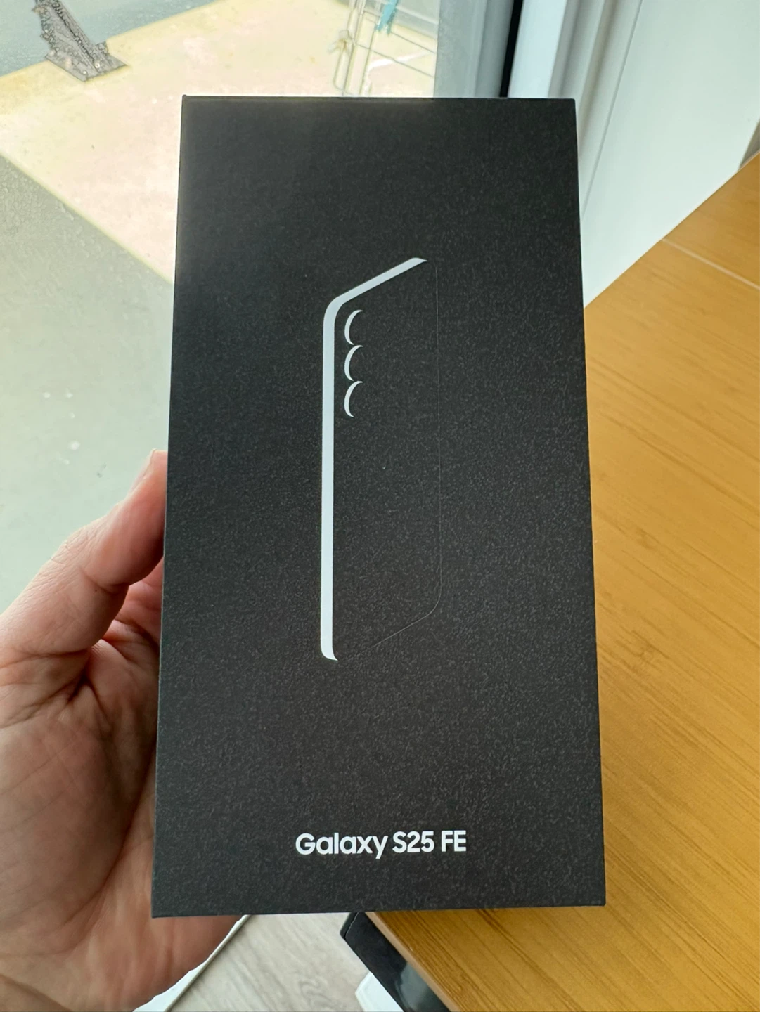 Samsung Galaxy S25 FE Smartphone