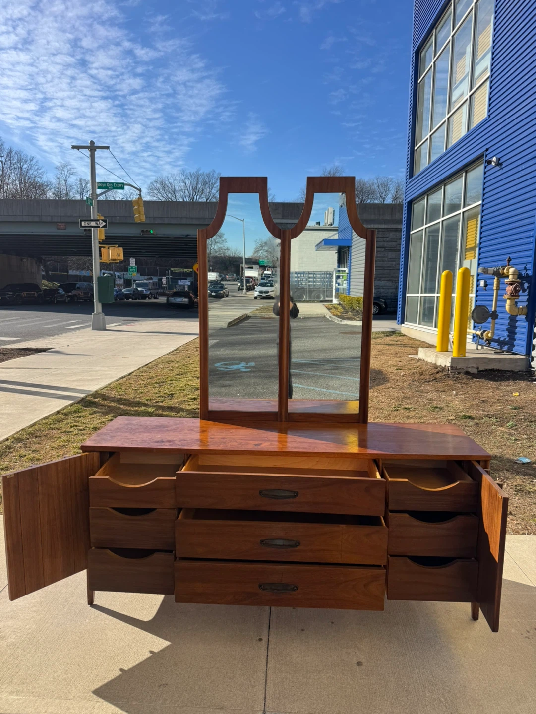Free delivery kent coffey dresser - photo 2