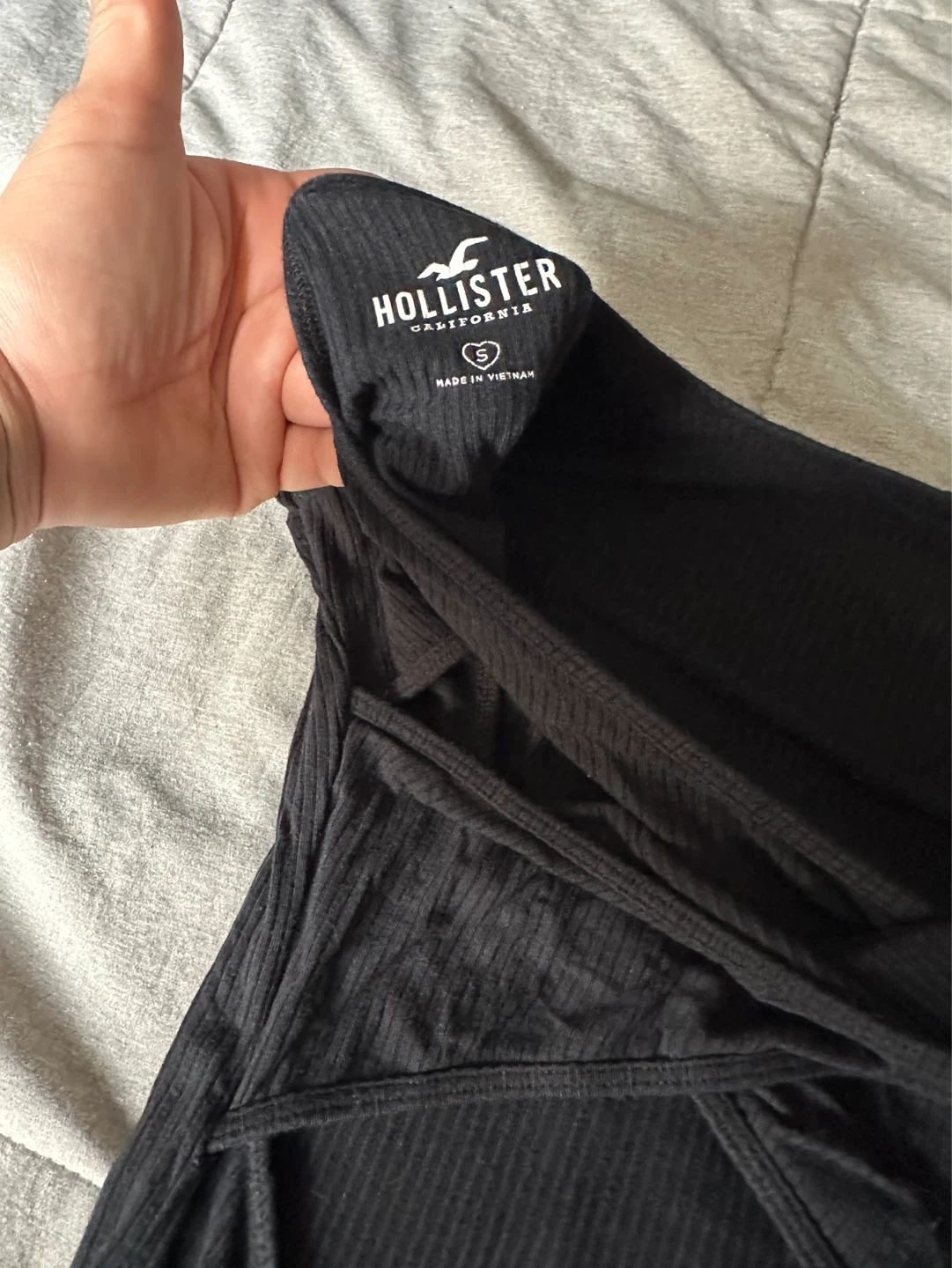 Hollister Black Ribbed Short Sleeve Bodysuit Size S - photo 2
