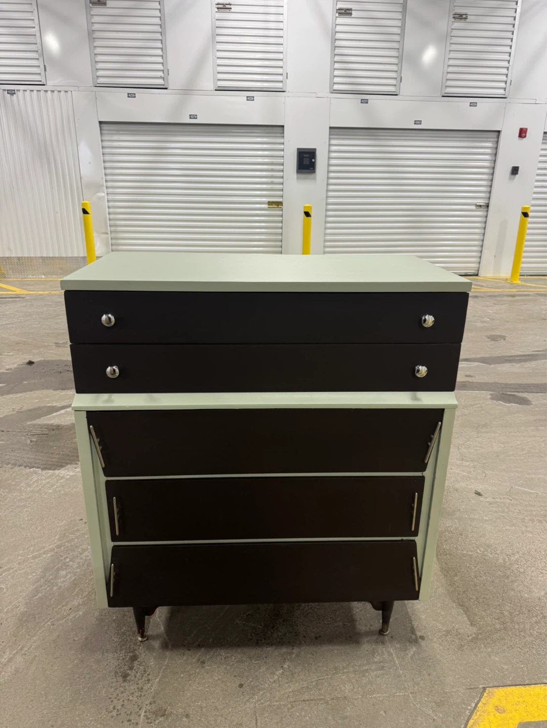 Free delivery dresser