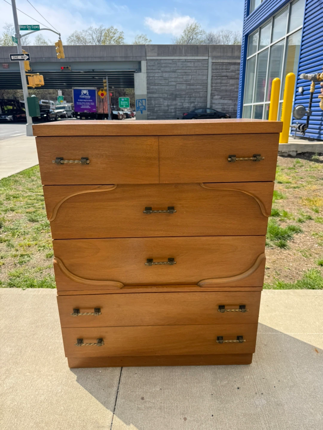 Free delivery dresser wood