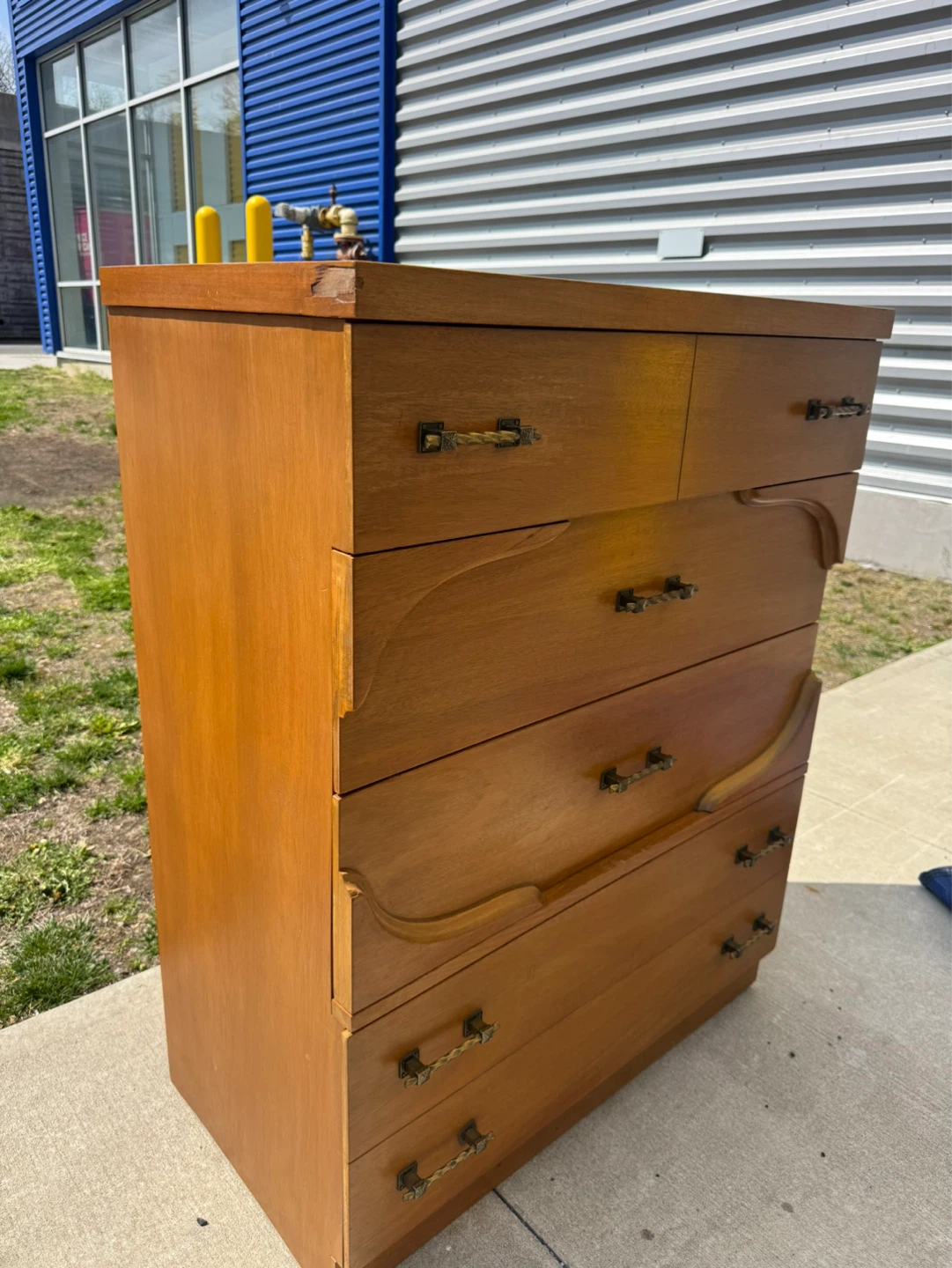 Free delivery dresser wood - photo 2