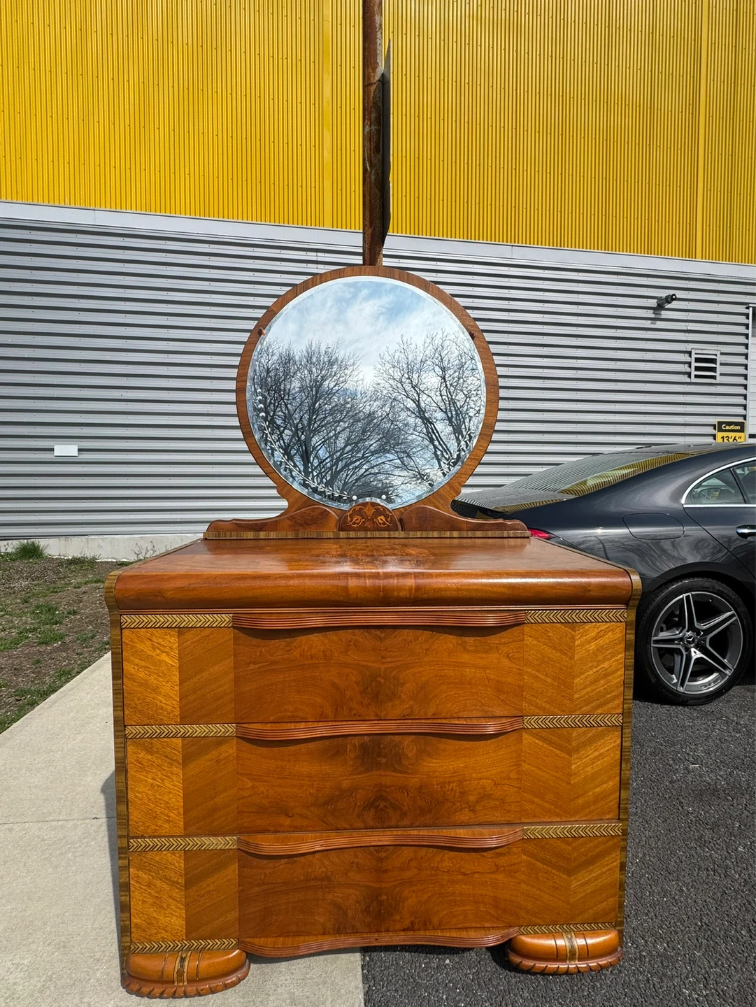 Free delivery dresser