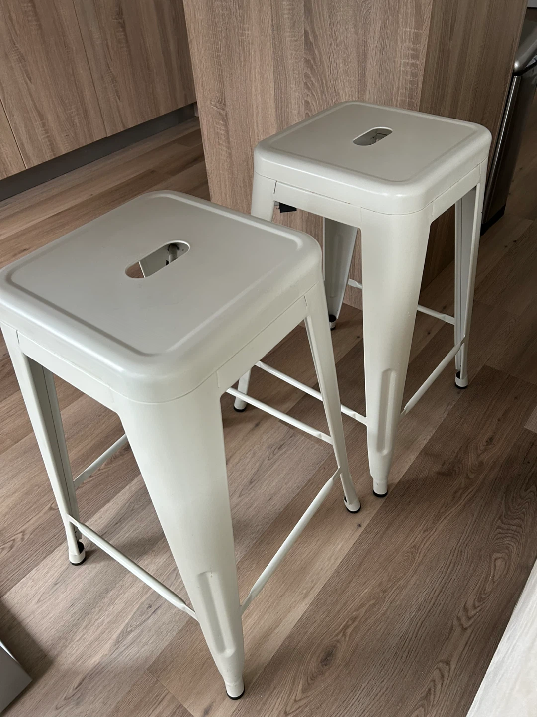 Set of 2 White Metal Bar Stools