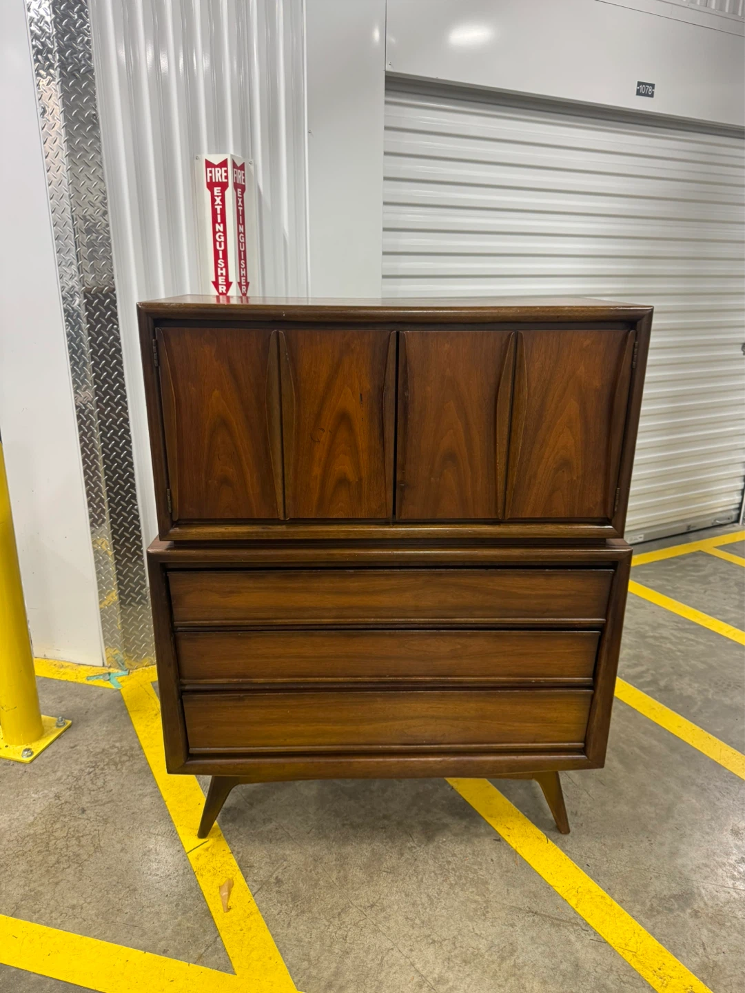 Free delivery mcm dresser