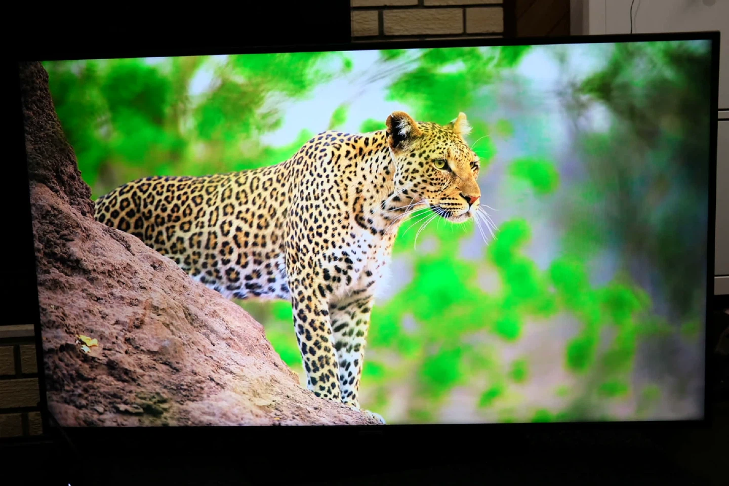 Samsung HG55NJ678UF 55” 4K UHD Smart TV – Crisp Picture