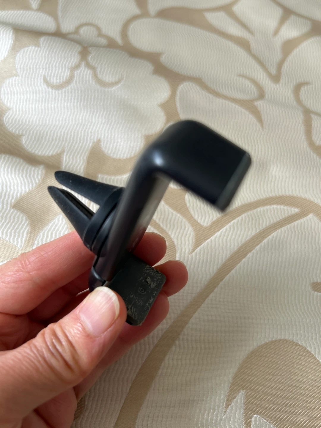 iHome Car Air Vent Phone Mount - photo 3