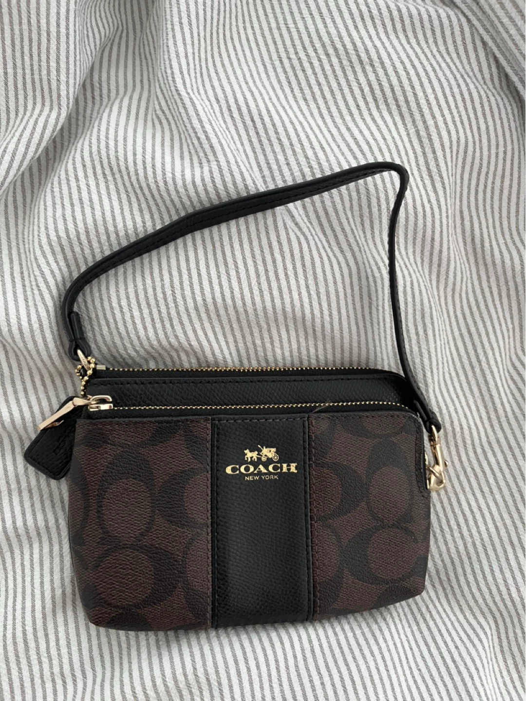 Coach Wristlet - photo 5