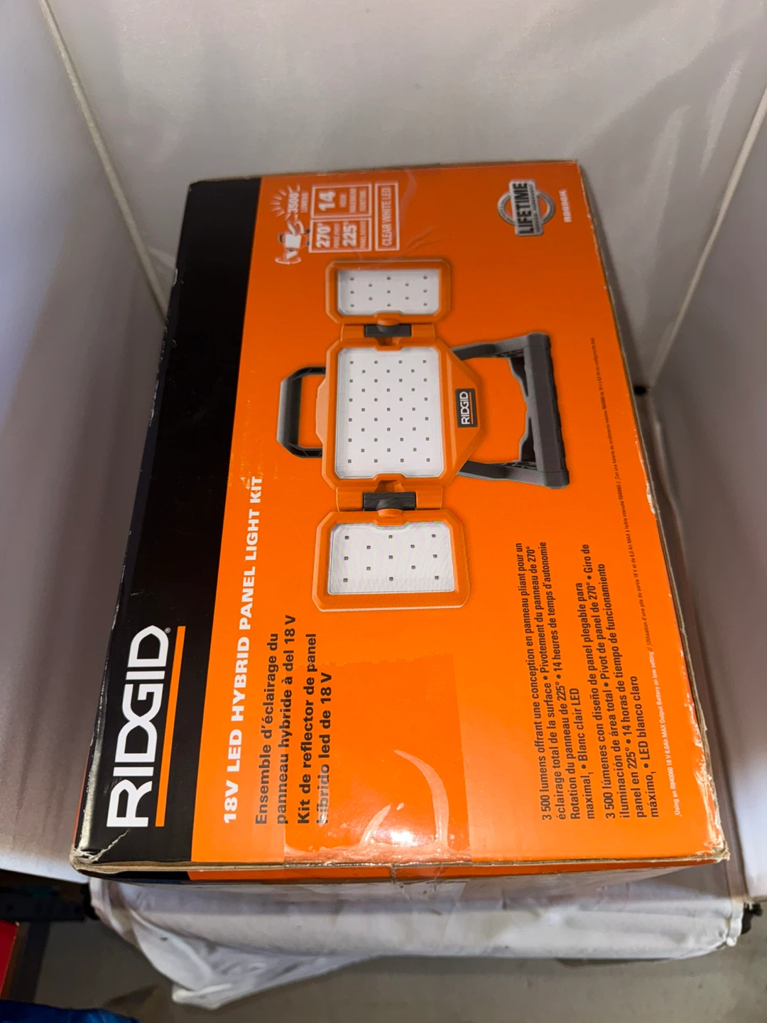 RIDGID 18V LED Hybrid Panel Light Kit (model R8698K) - photo 3