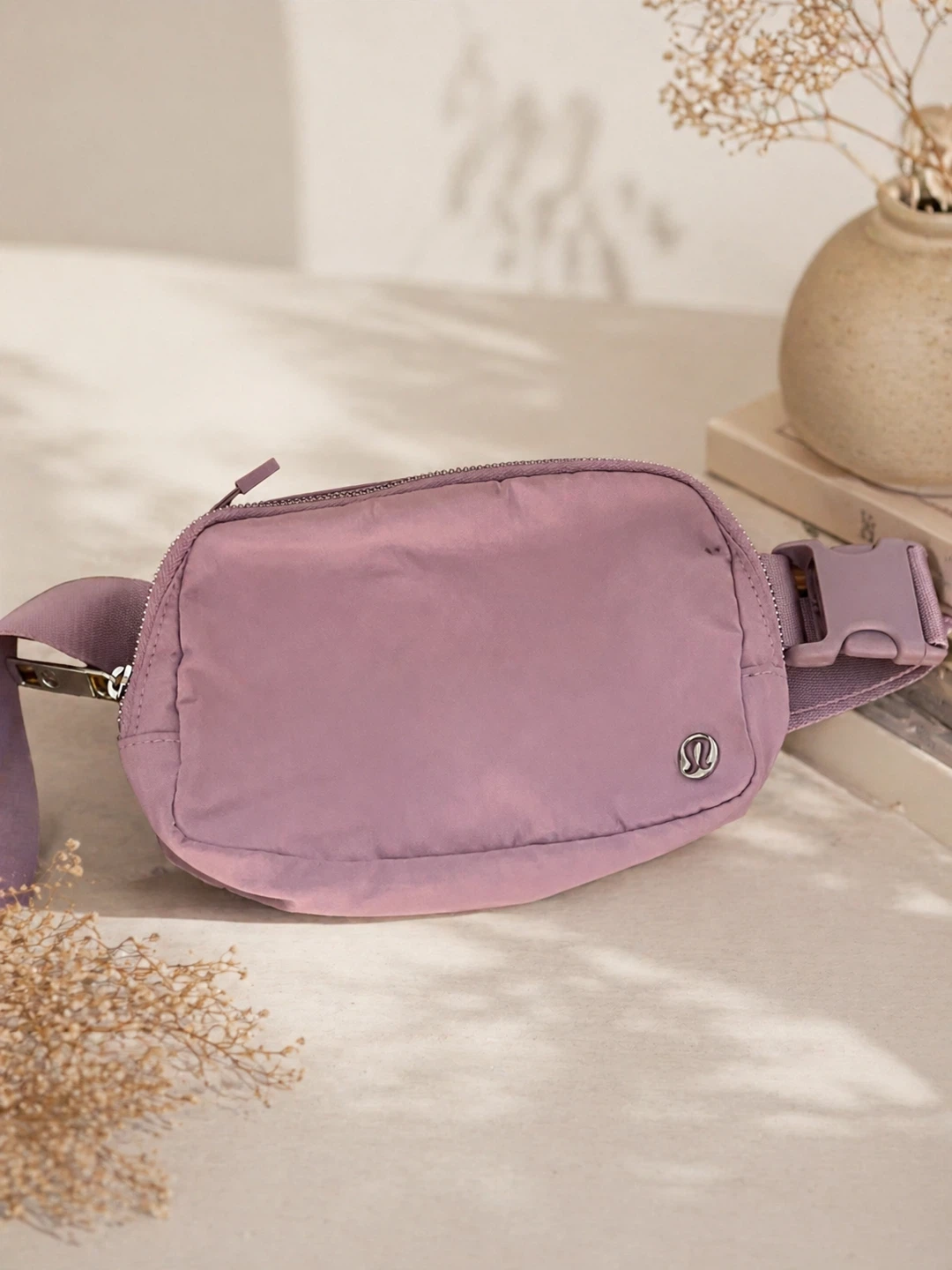 Lululemon Everywhere Belt Bag - Lavender