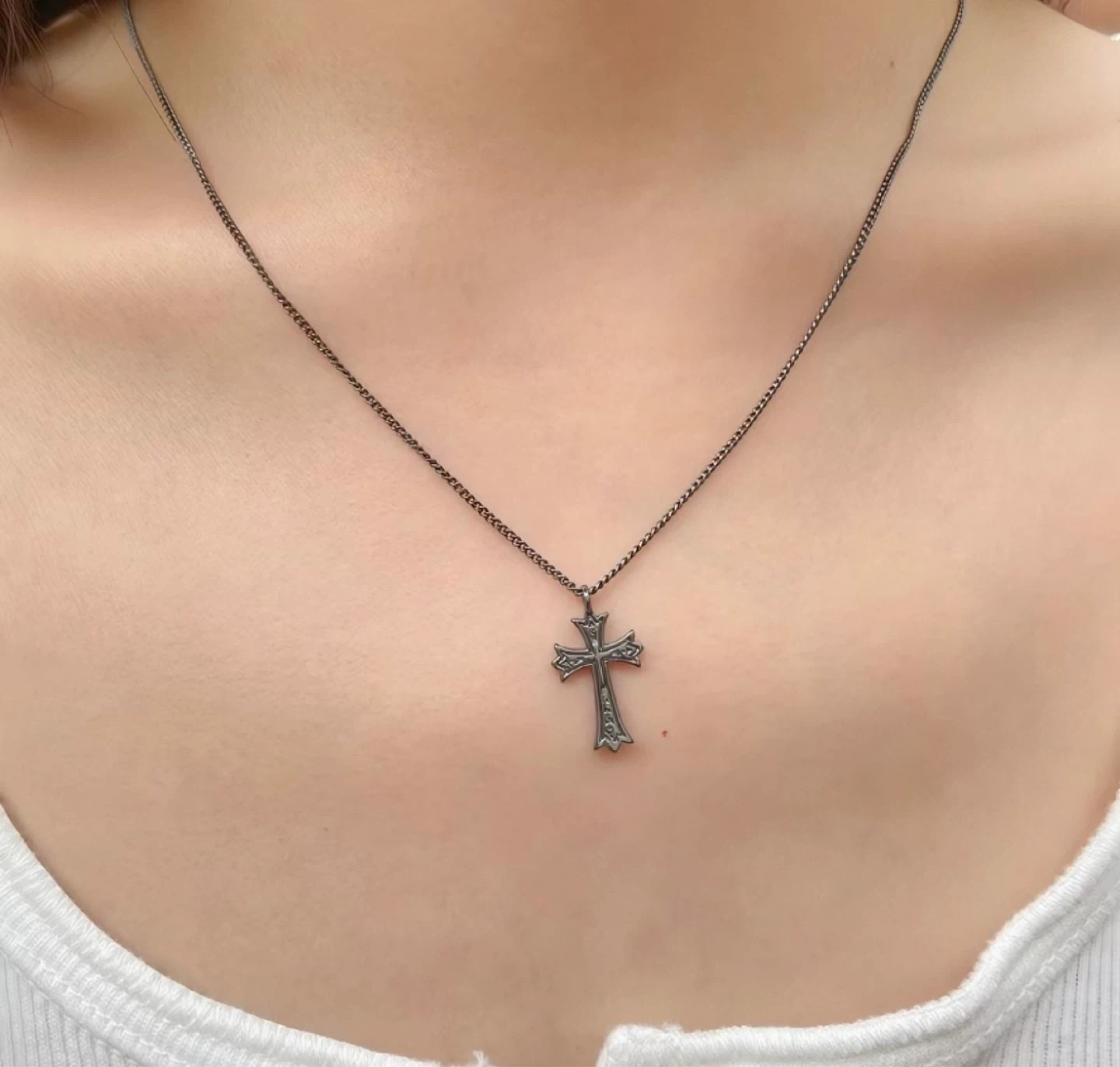 Brandy Melville Cross pendant necklace