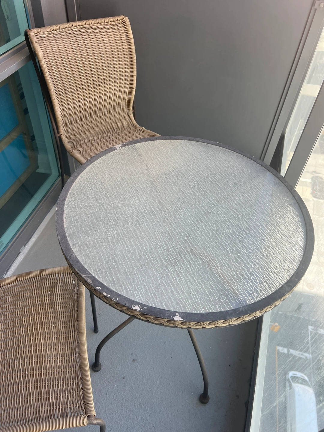Wicker Balcony Set: 2 Chairs and Glass Table - photo 2