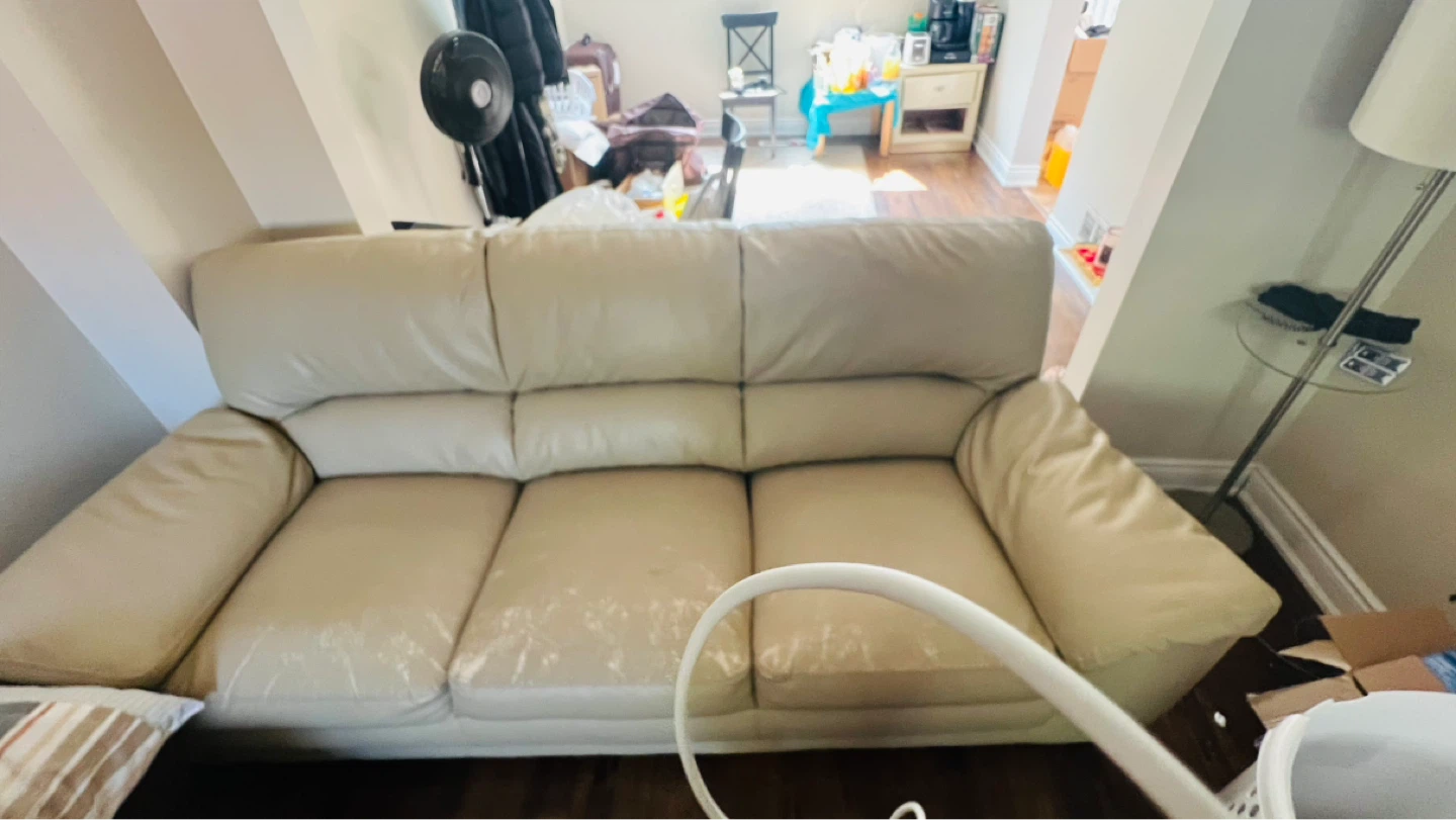 2 Cream coloured 3-seater couch - photo 2