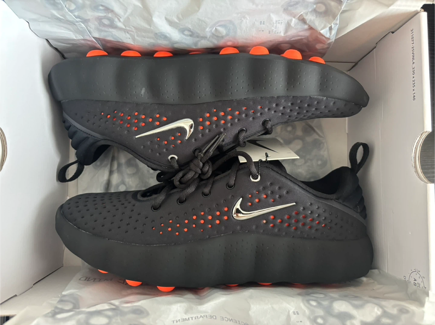 Nike Mind 002 Black size 10.5 Men’s/12 Women’s