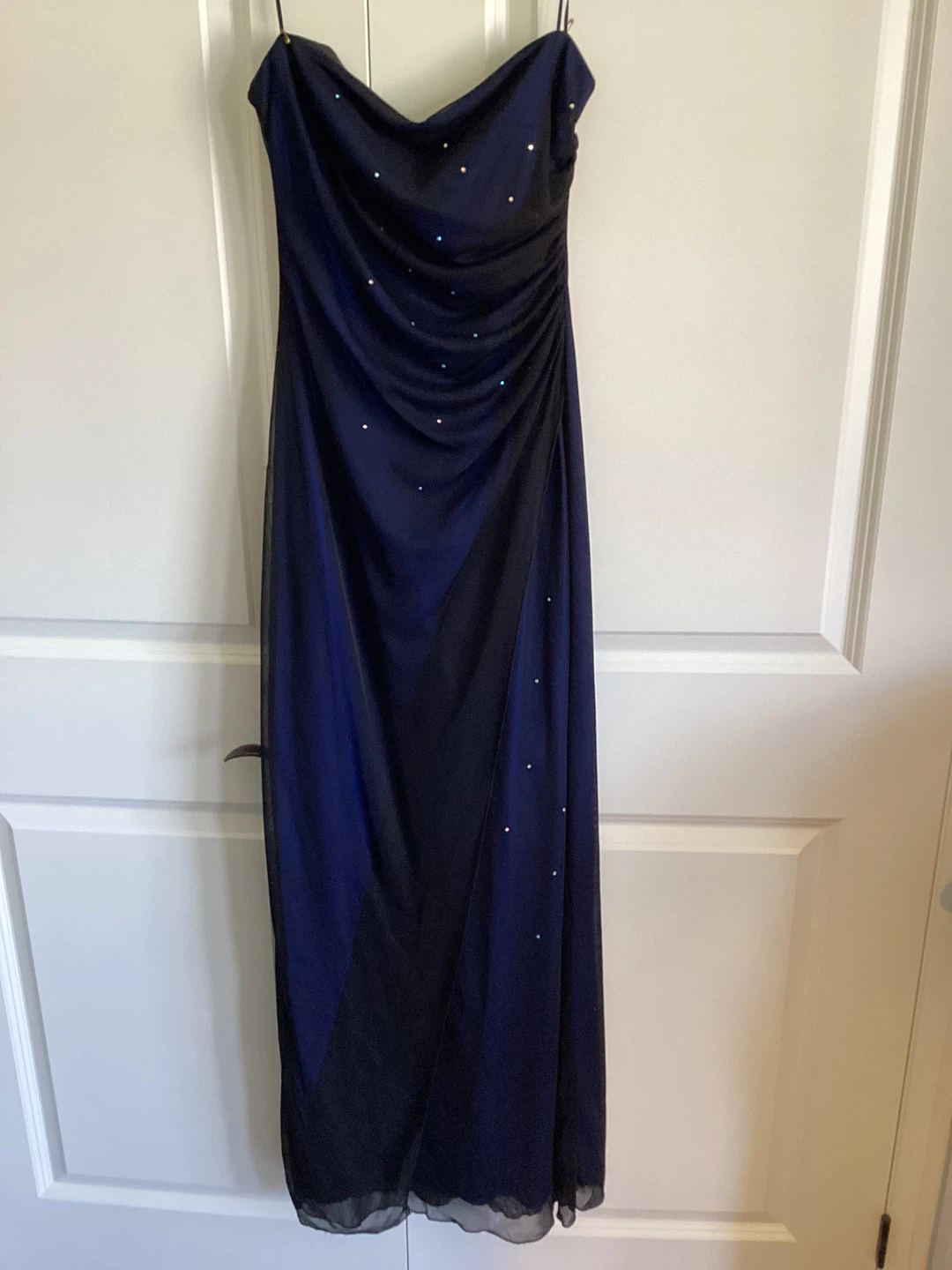 STRAPLESS DRESS