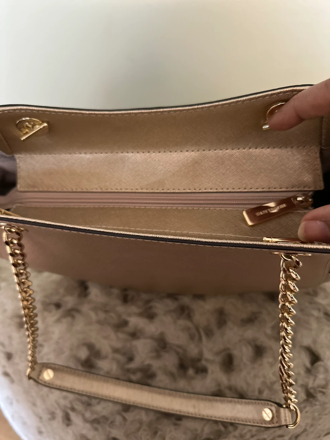 MK gold hand bag - photo 3