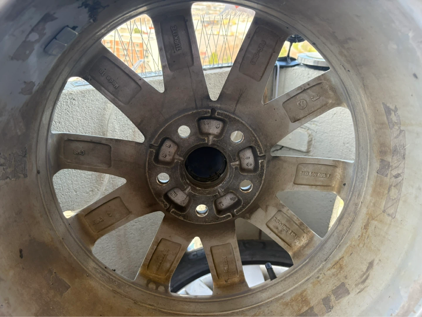 Volkswagen Alloy Wheel with Tire - photo 5