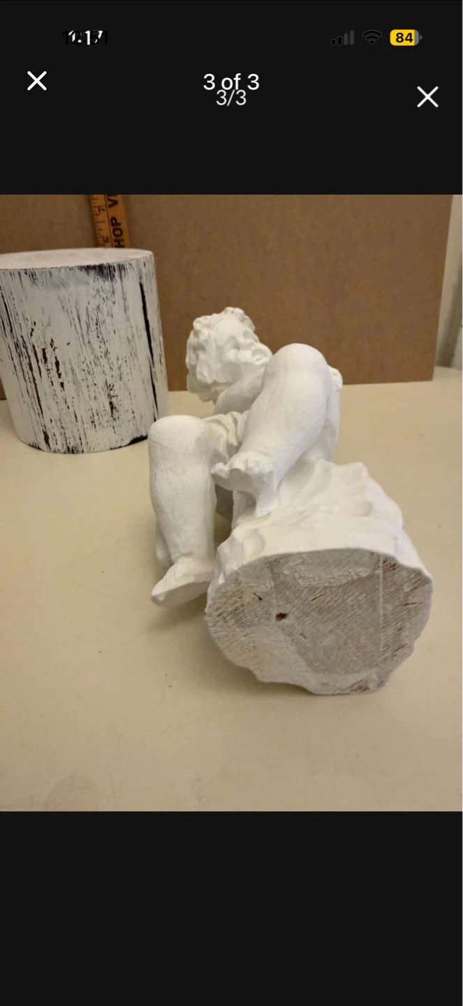 Carved vintage cherub with base - photo 3
