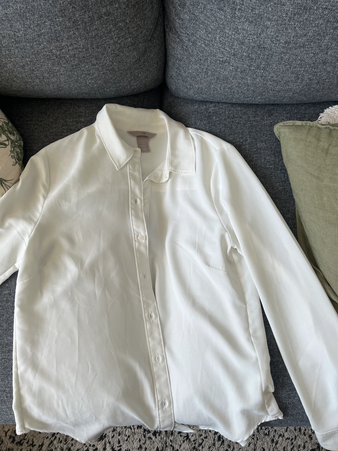 H&m women’s crepe shirt