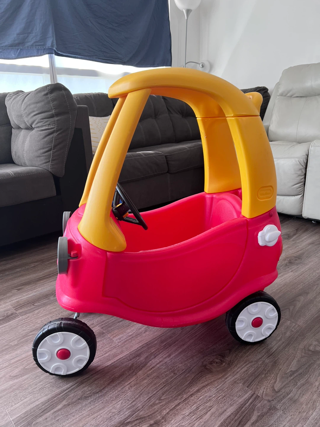 Little Tikes Cozy Coupe - Red and Yellow