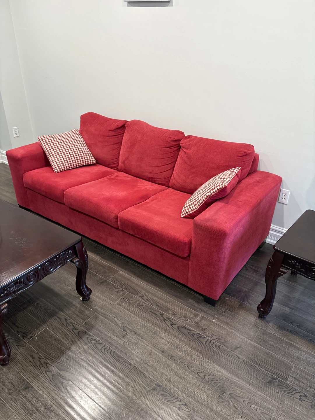 Red Sofa with Throw Pillows - photo 2