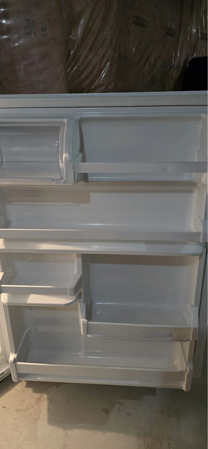 Inglis White Top Freezer Refrigerator - photo 4
