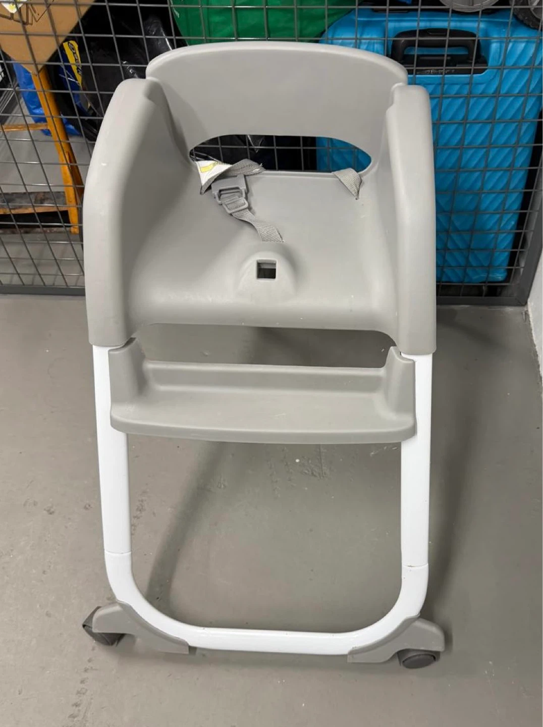 Sturdy Low Profile Toddler Dinning Chair with Wheels