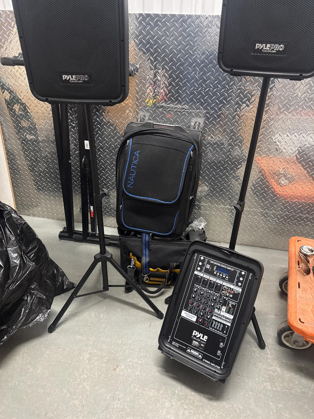 Pyle PPHP28AMX Portable PA Speaker System with Microphone - photo 4