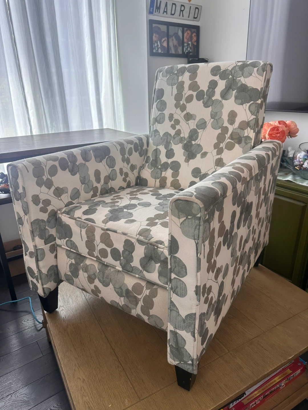 Recliner Armchair with Eucalyptus Leaf Print